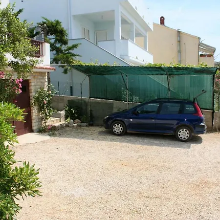 Apartment Mandre 4123a *